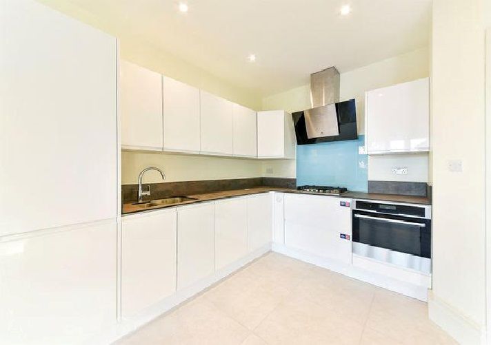 Property photo 2 of 6 Kitchen