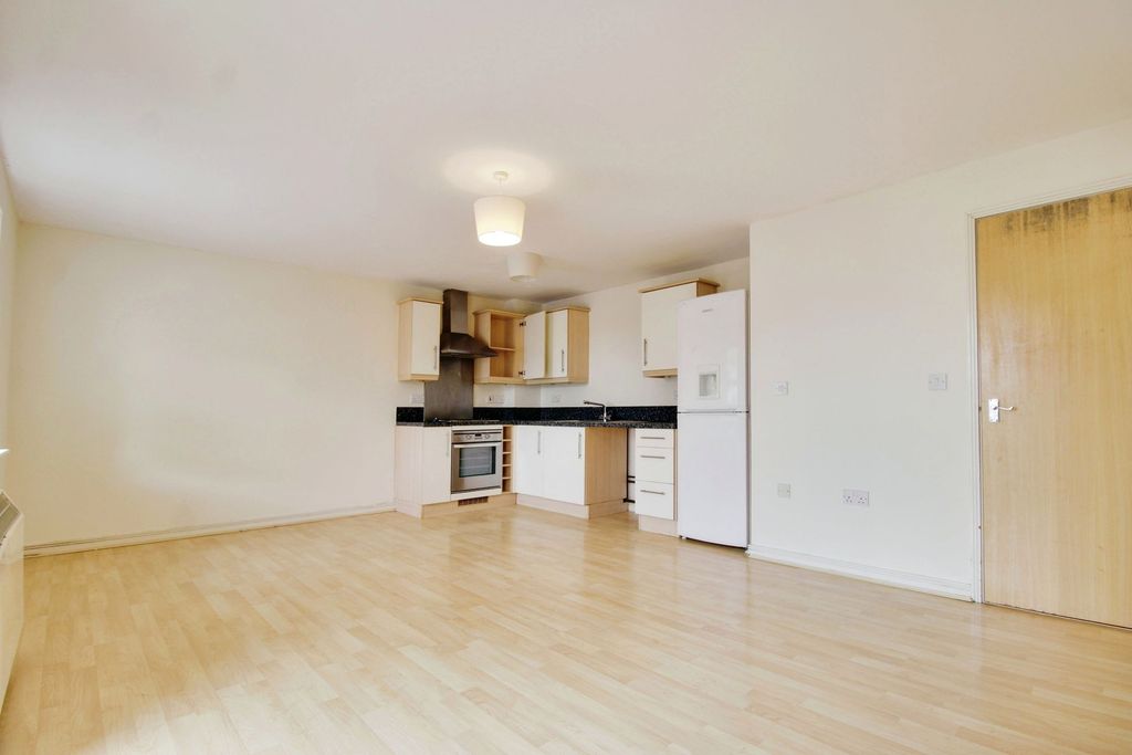 Property photo 3 of 8