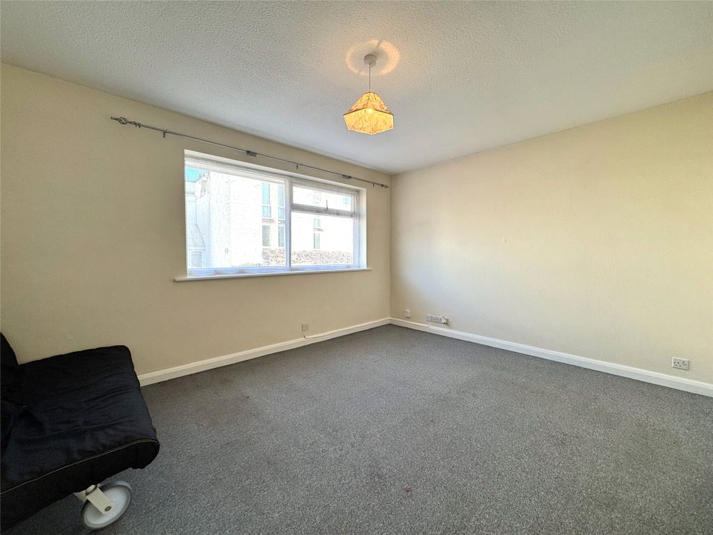 Property photo 2 of 8 Picture No. 25