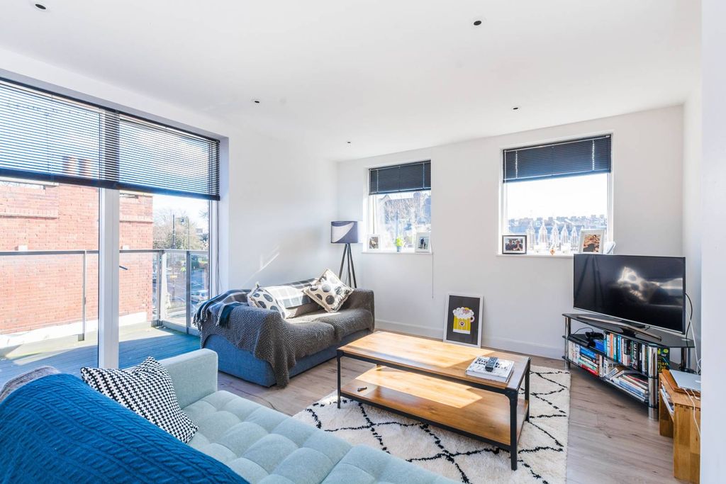 Property photo 1 of 5