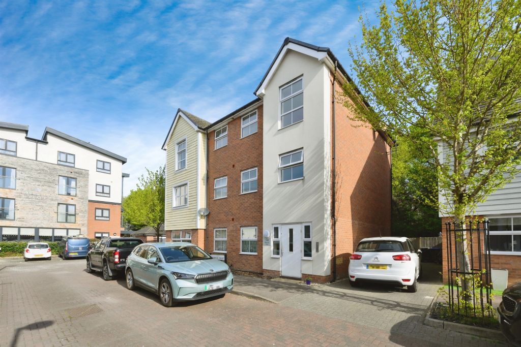 Property photo 2 of 17