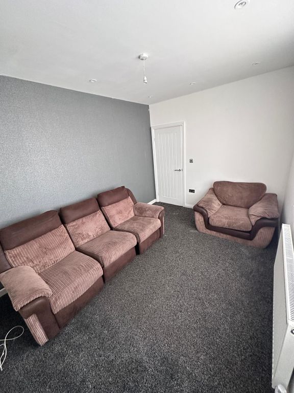 Property photo 3 of 28