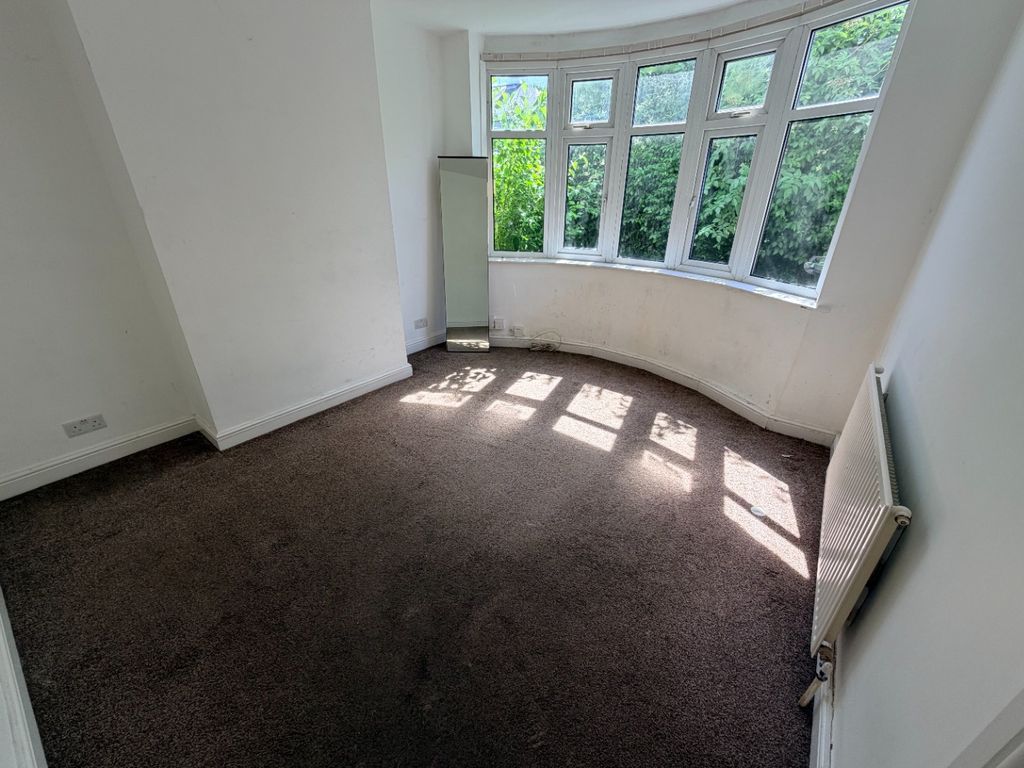 Property photo 2 of 10 5246332