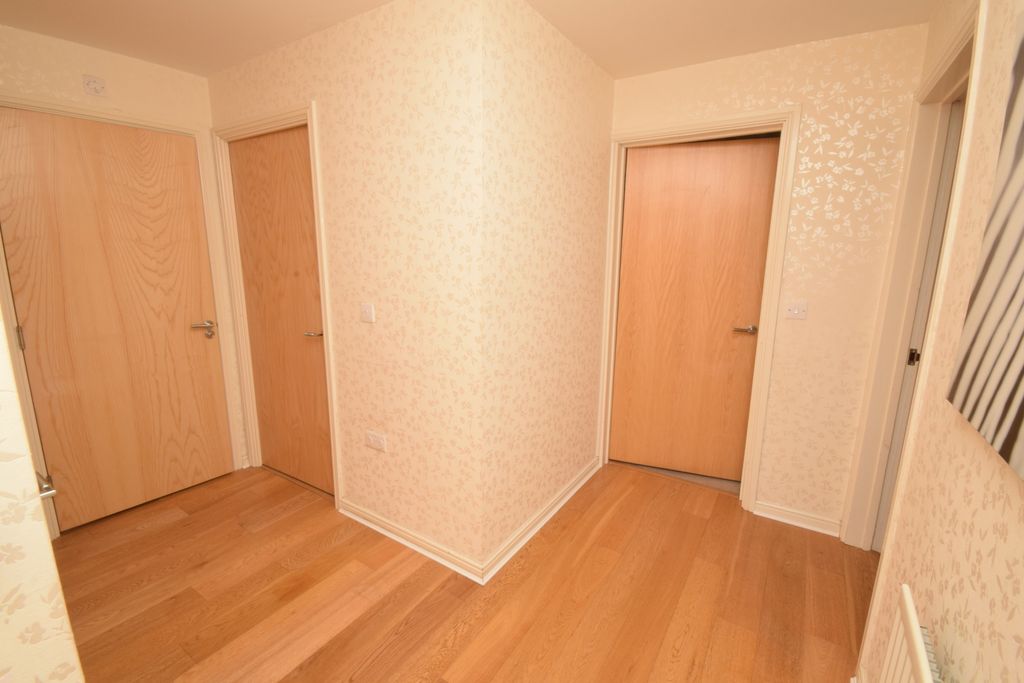 Property photo 2 of 10 Hallway