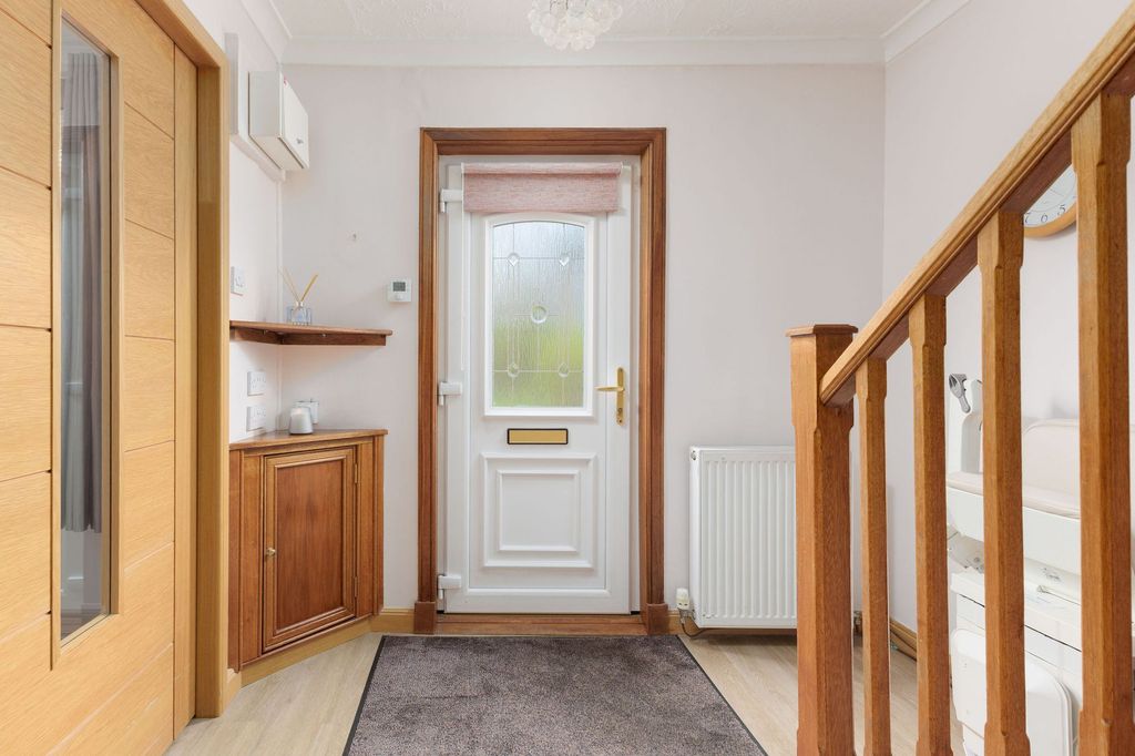 Property photo 2 of 30
