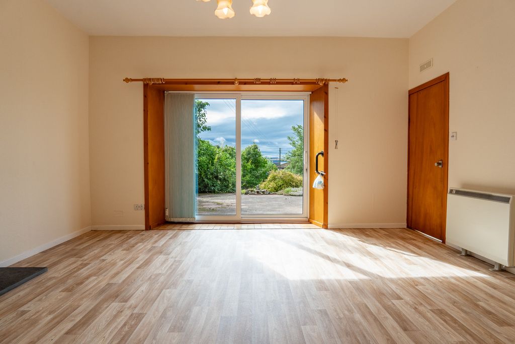 Property photo 3 of 43
