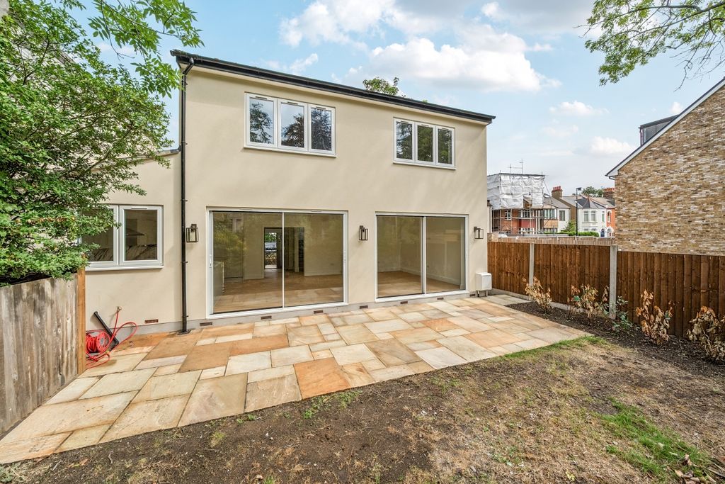 Property photo 1 of 16