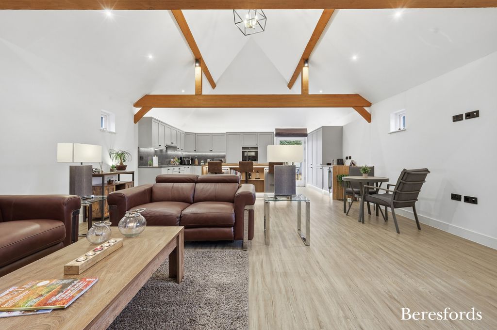 Property photo 3 of 18 Picture No. 06