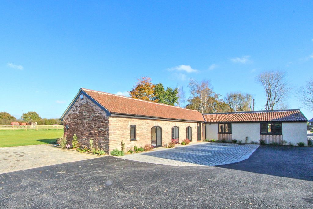 Property photo 1 of 28