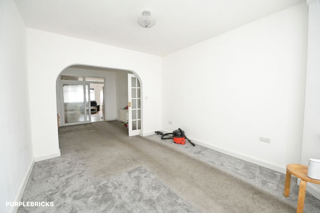 Property photo 2 of 24