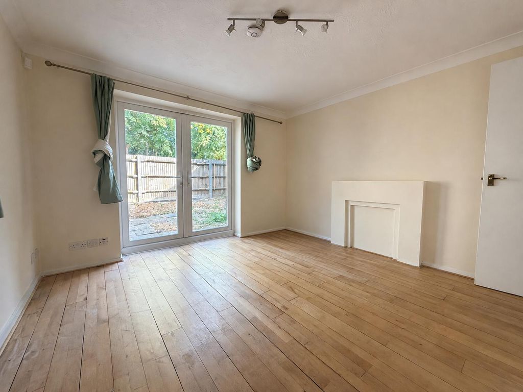 Property photo 3 of 11 Pbox-Img.Png