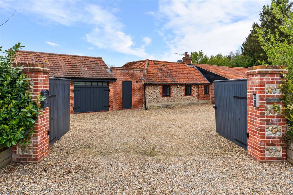 Property photo 1 of 27