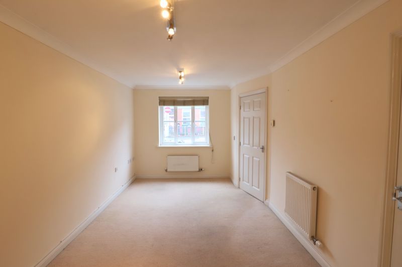 Property photo 3 of 12 Photo 7