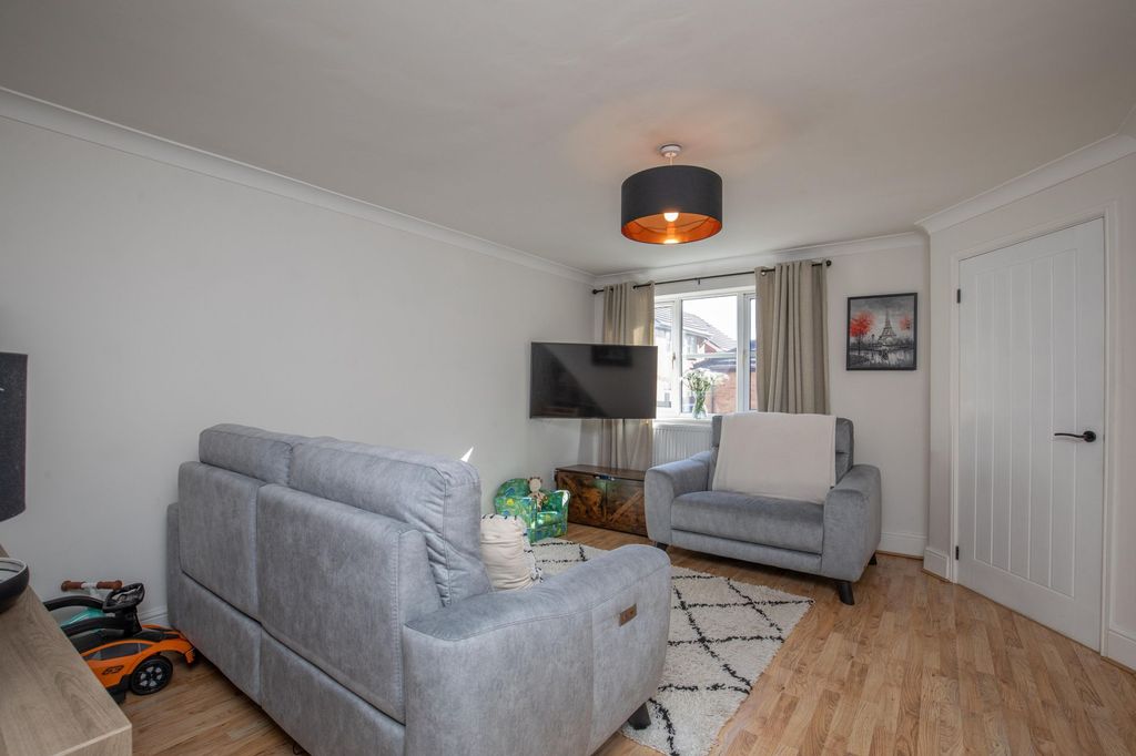 Property photo 2 of 26