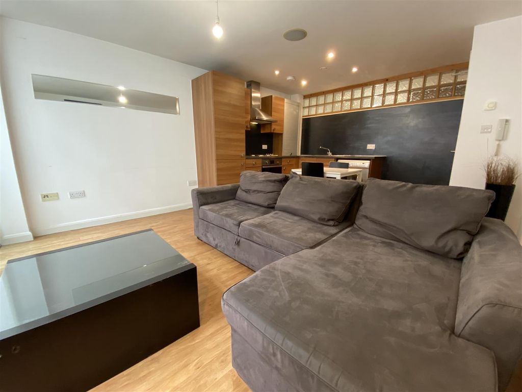 Property photo 2 of 9