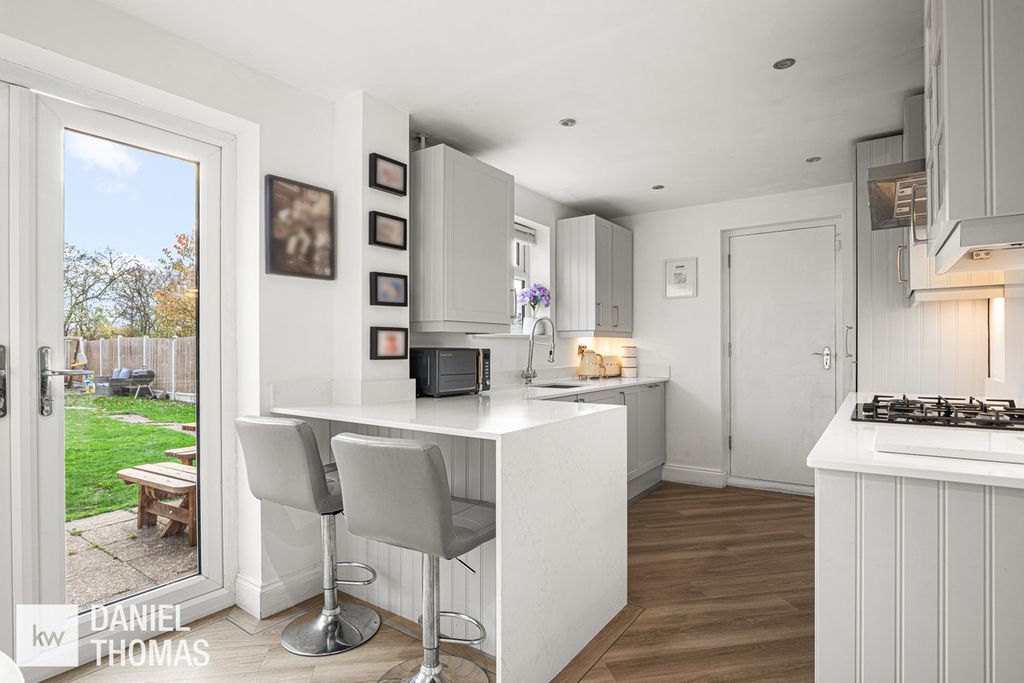 Property photo 3 of 26