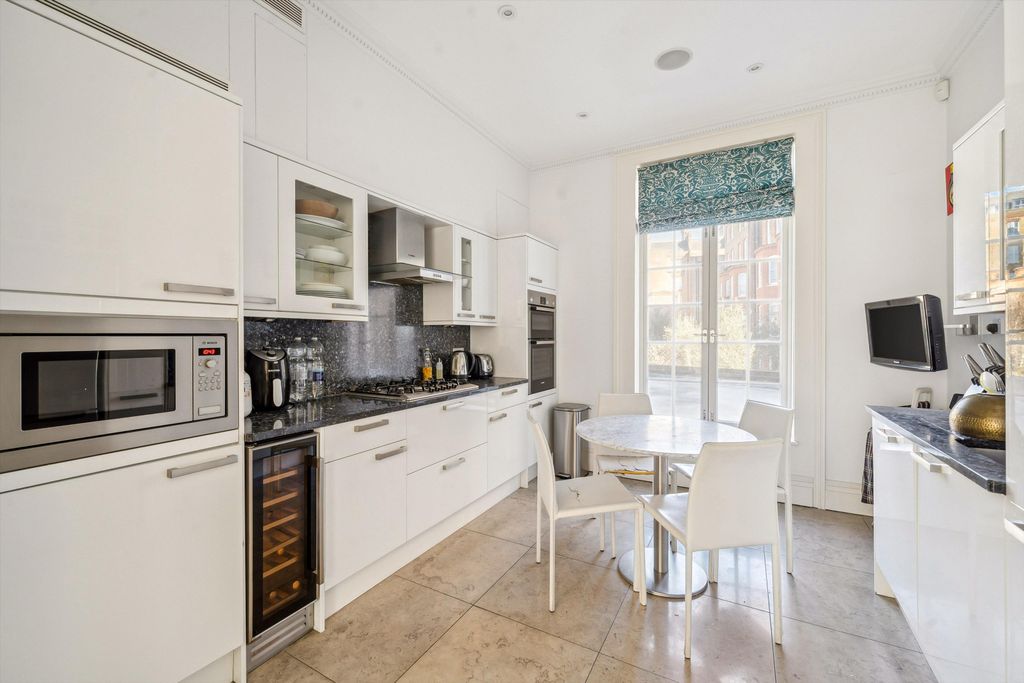 Property photo 3 of 15 Image