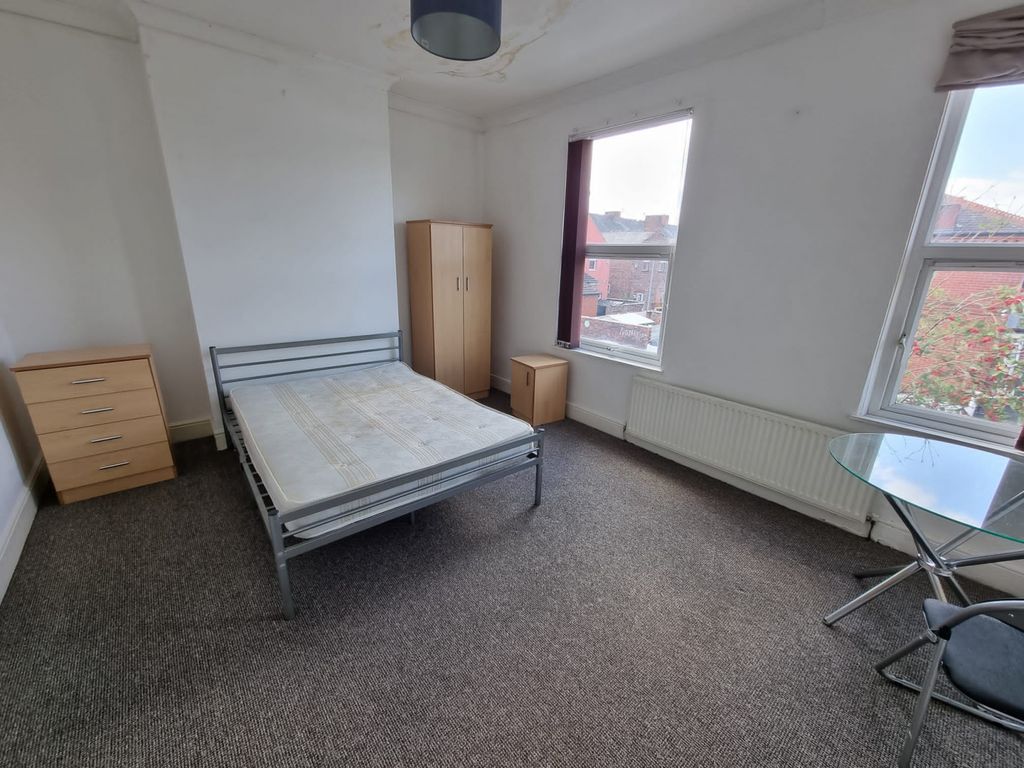 Property photo 3 of 8 Gallery