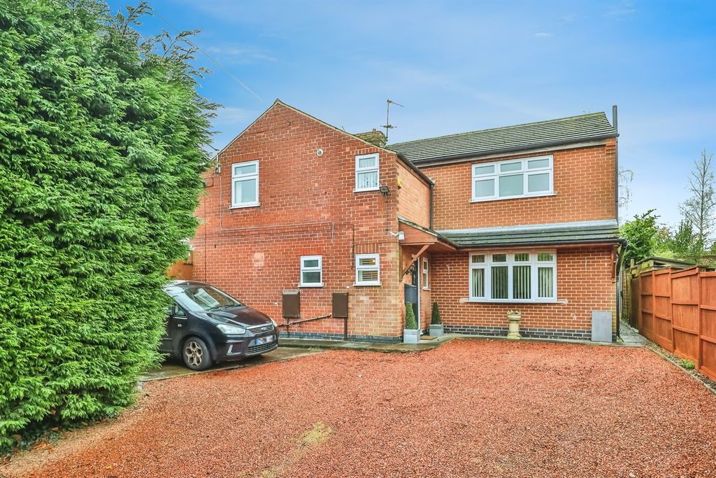 Property photo 2 of 23