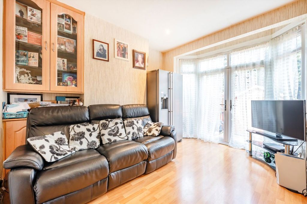 Property photo 2 of 6