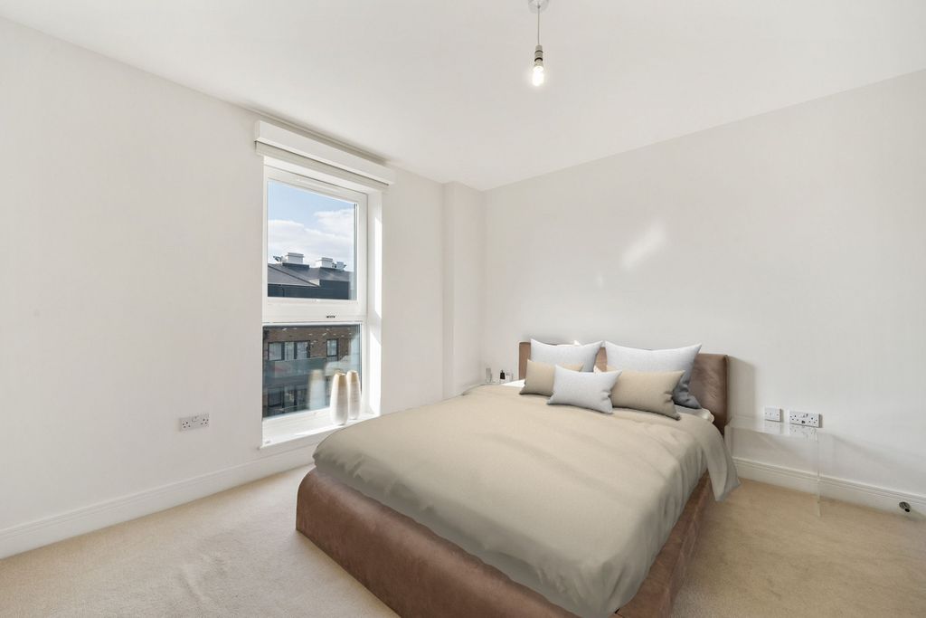 Property photo 3 of 28