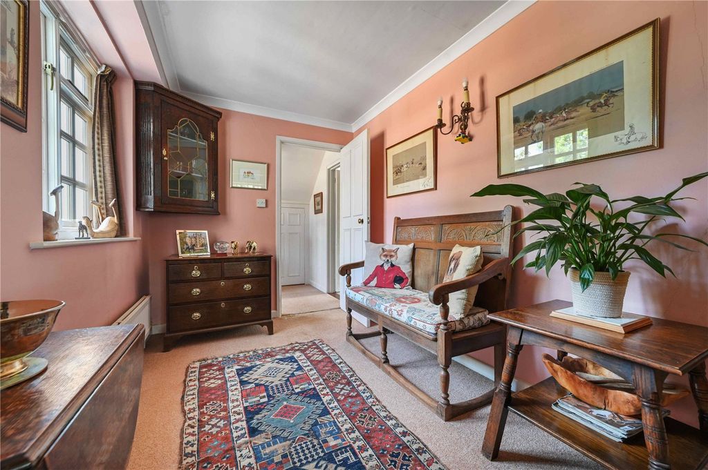 Property photo 3 of 18 Farmhouse Internal