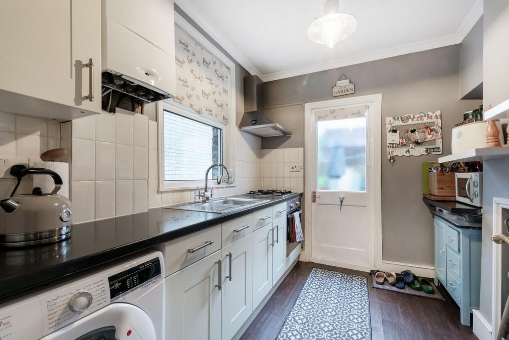 Property photo 2 of 9 Somerville Road, Se20 7Na-4.Jpg