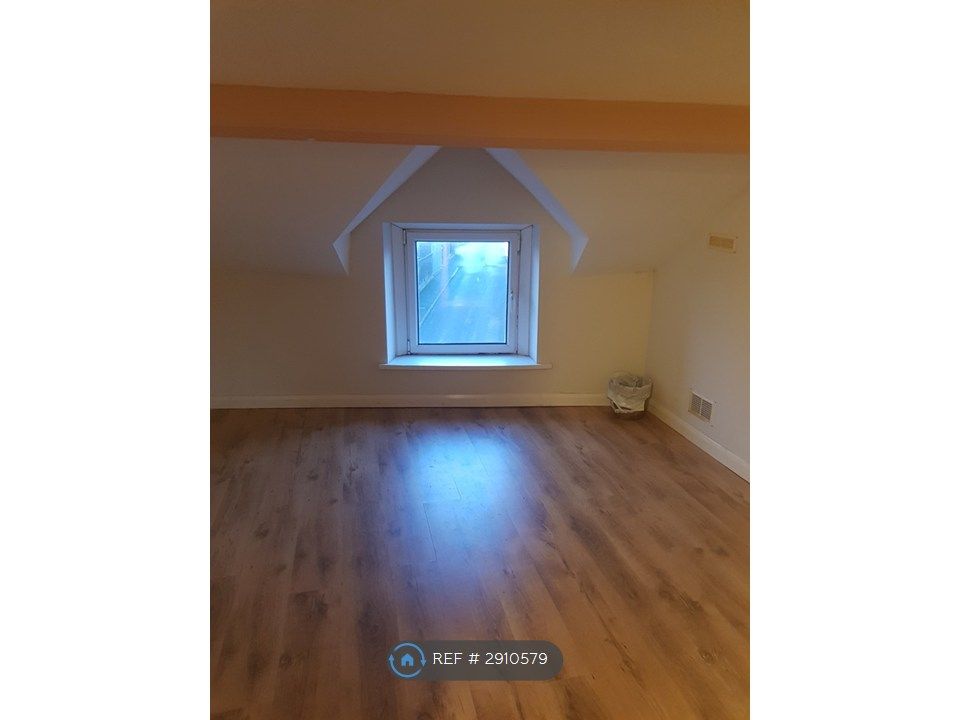 Property photo 2 of 9 Bedroom ( Loft Style)