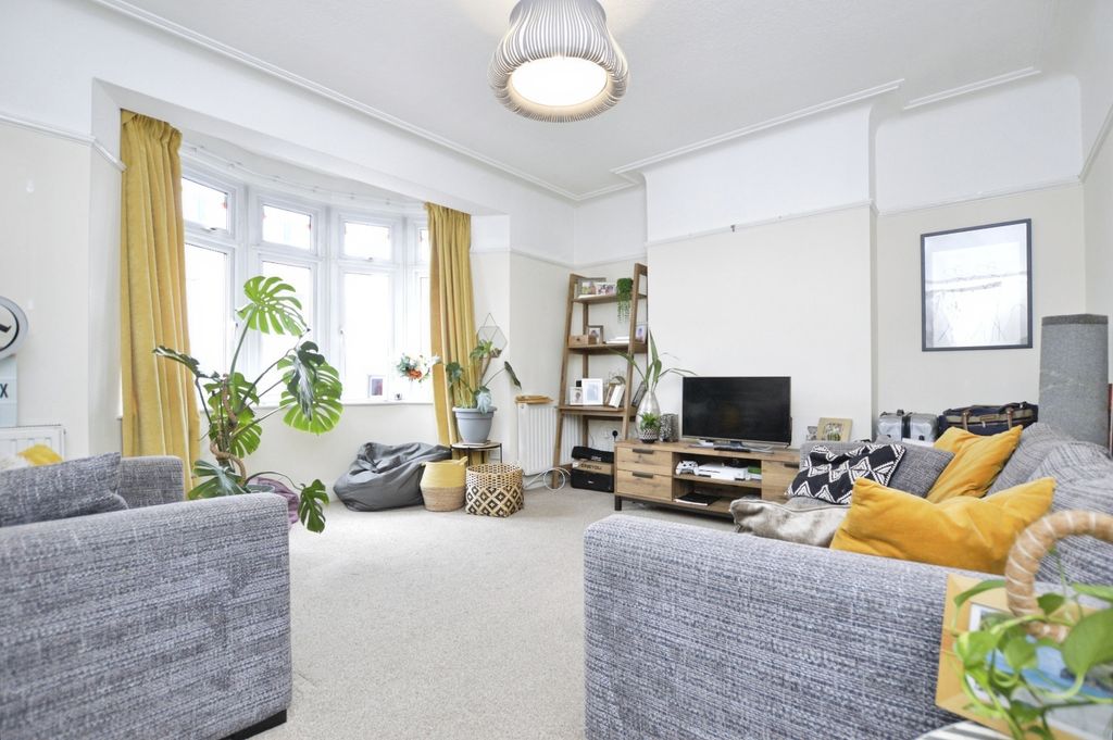 Property photo 3 of 18 Pbox-Img.Jpg