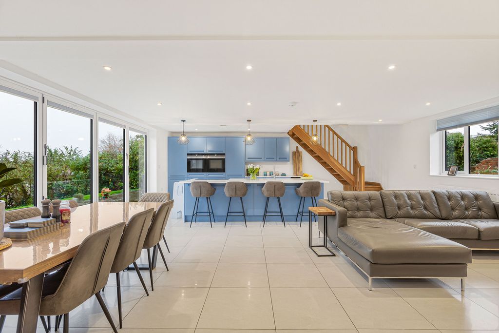 Property photo 2 of 41