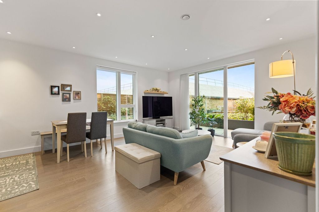 Property photo 1 of 22