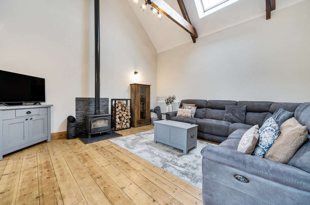 Property photo 2 of 23 1340371-18-68A480...