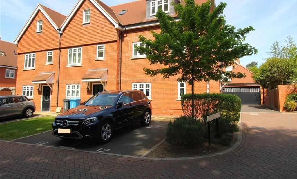 Property photo 3 of 12 Outside View