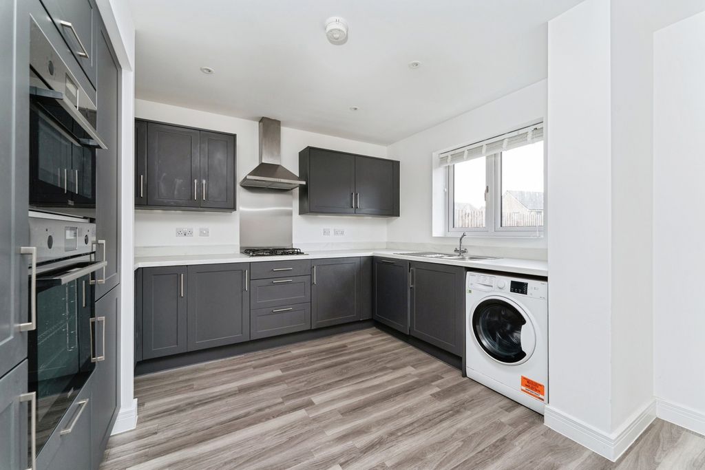 Property photo 3 of 28 Pbox-Img.Jpg