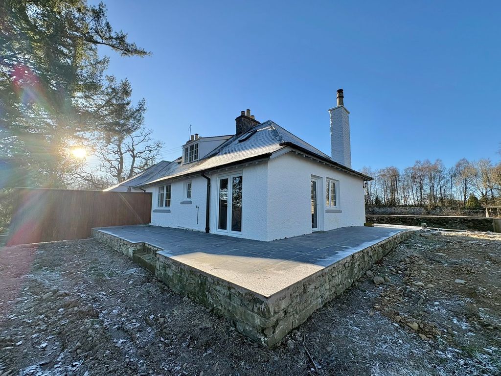 Property photo 1 of 19 External