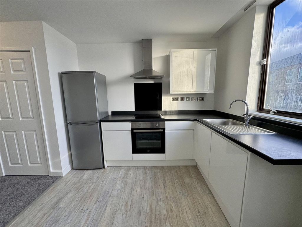 Property photo 2 of 12 Kitchen Pic 6.Jpeg