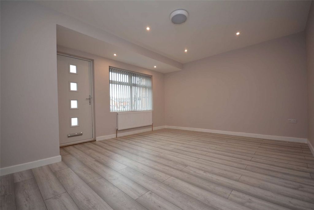 Property photo 2 of 16 Picture No. 05