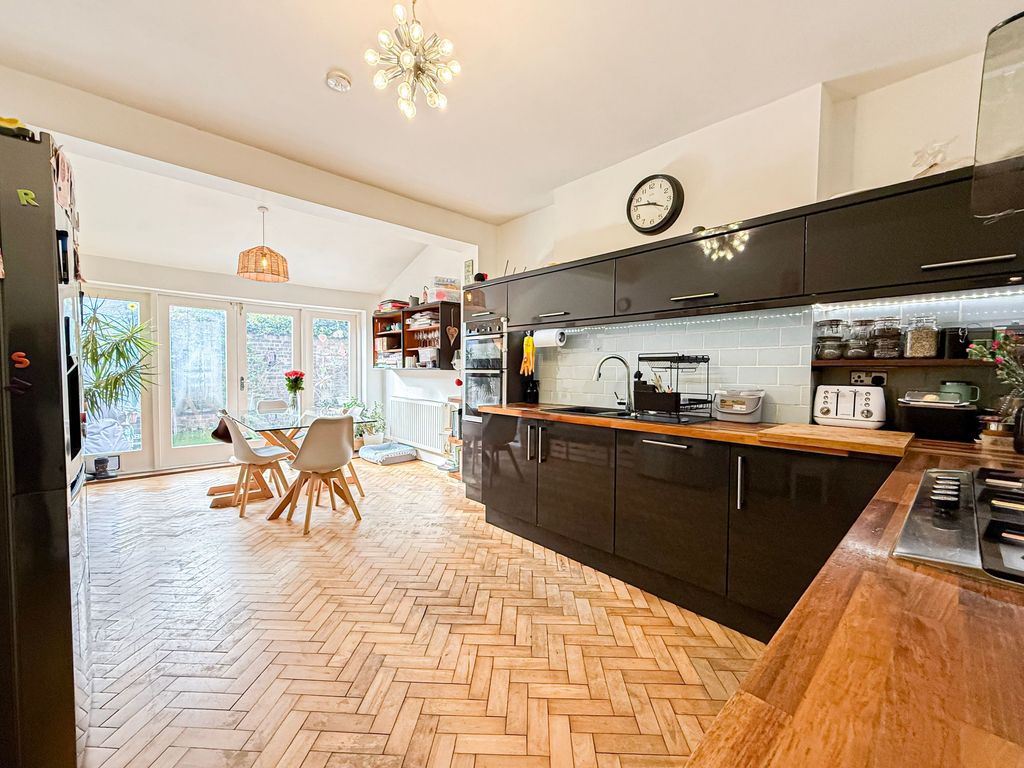 Property photo 2 of 29