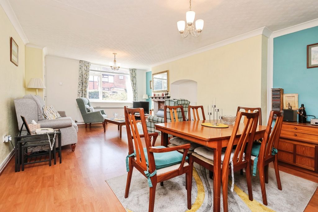 Property photo 3 of 17 Pbox-Img.Jpg