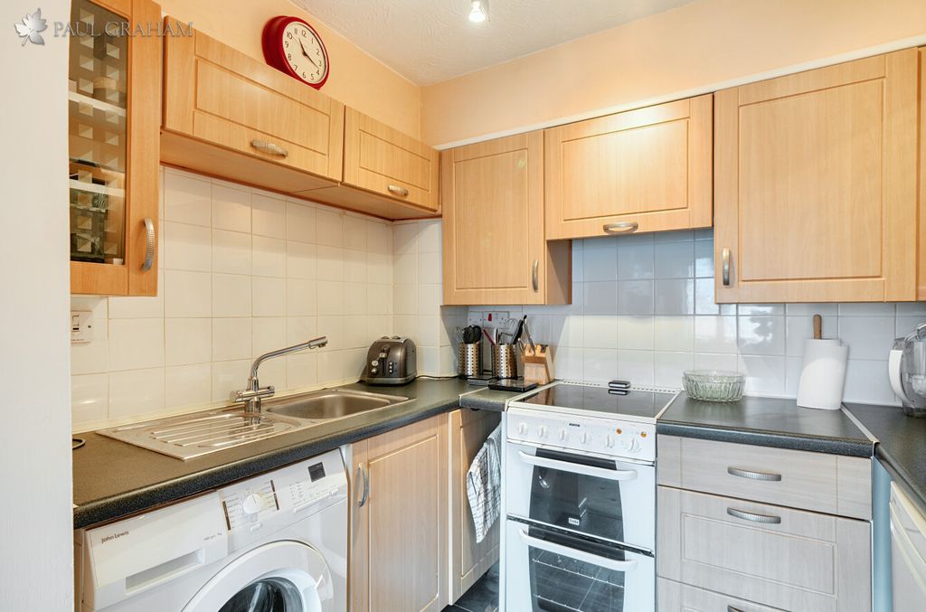 Property photo 3 of 8 F22E2F49-Cf69-4232-8217-8c8Fd4c77E25