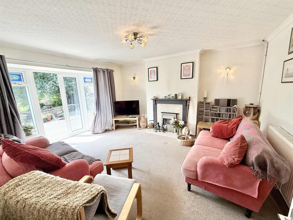 Property photo 2 of 20 Dee4Aeae-Bfdf-452F-9278-Be5c78d84A97.Jpg