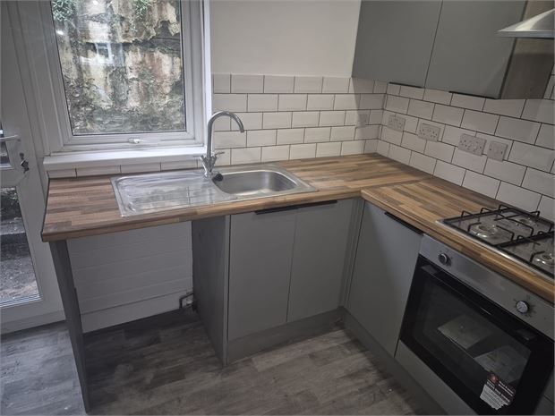 Property photo 3 of 10 Kitchen