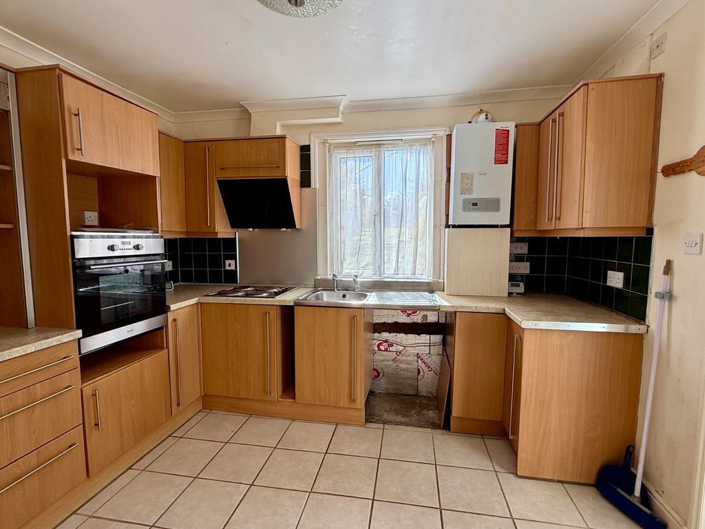 Property photo 3 of 12 Picture No. 10