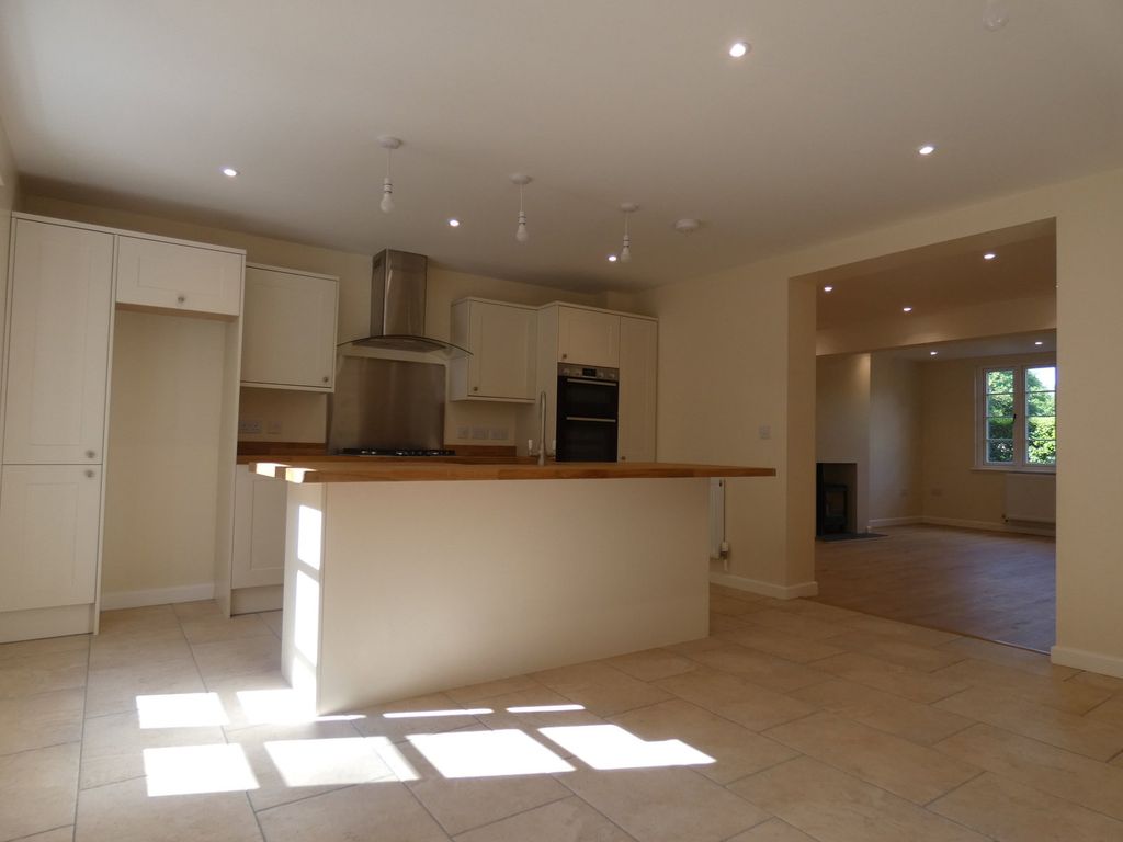 Property photo 3 of 26