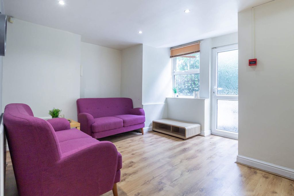 Property photo 1 of 11 Property Photo