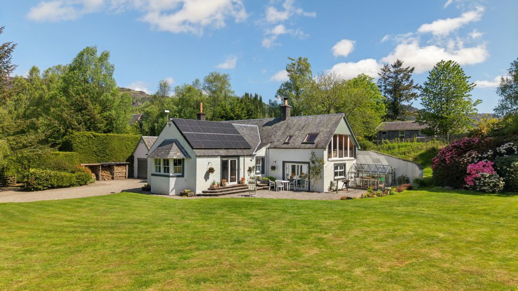 Property photo 1 of 61