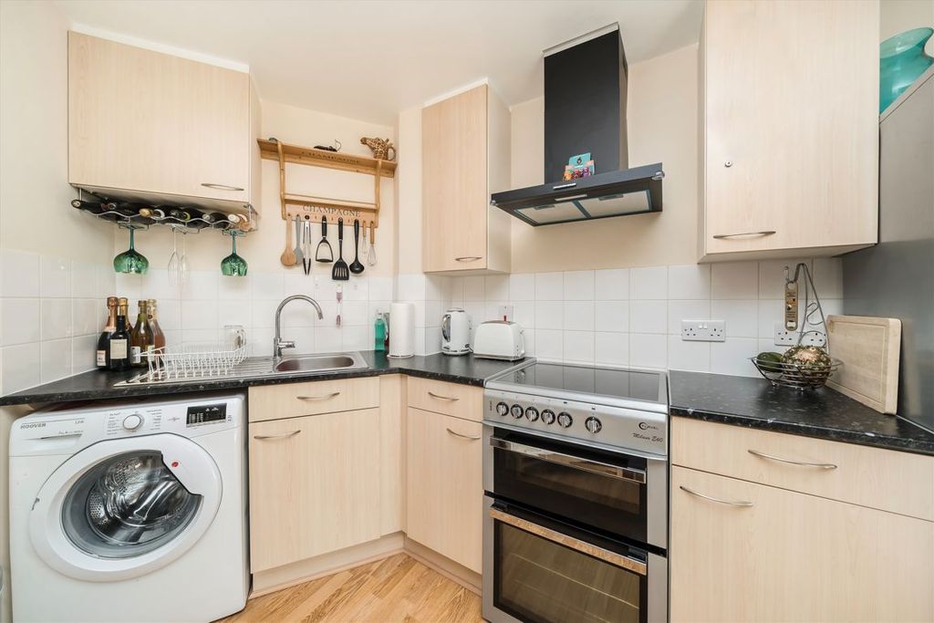 Property photo 3 of 5