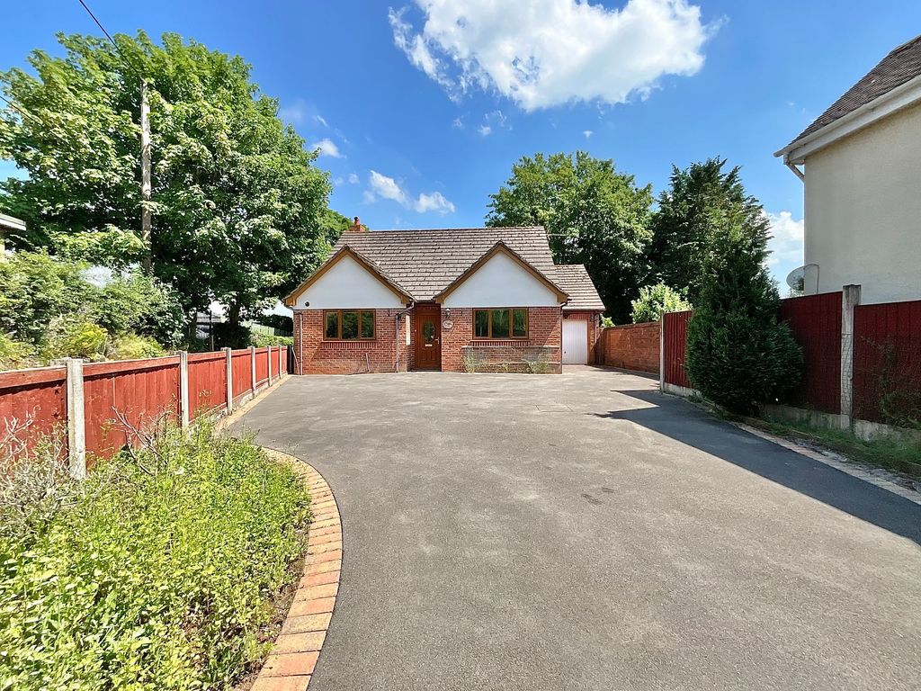Property photo 1 of 28