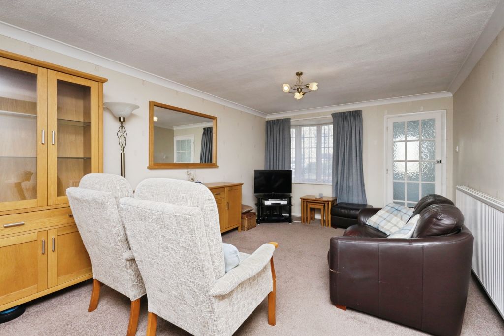 Property photo 3 of 12