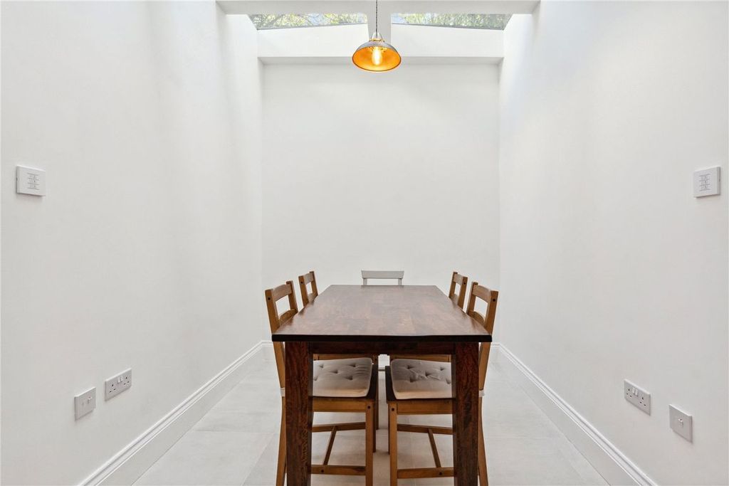 Property photo 3 of 5
